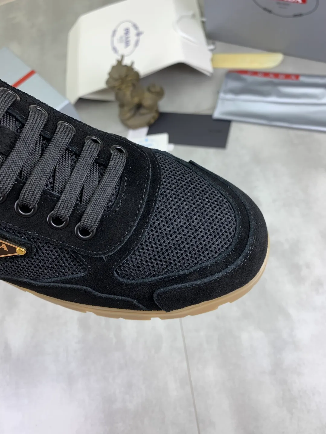 Men's men's shoes 💰P520💰 [New style] popular models are on the official website, 🆘 Trendy brand (Prada) mainly promotes popular models, avant-garde and versatile fashionable men's shoes private version mold opening, cowhide surface splicing 1:1.. Fashionable and simple, original imported cowhide lining cowhide feet; the atmosphere and personality are more fashionable, eye-catching and pursuing class. It will subvert the old idea and be a must-have for fashion trendsetters with you! Must keep it for yourself! Tall and comfortable, large and low, high-end quality workmanship. Code number: 38-45 3️⃣optional.